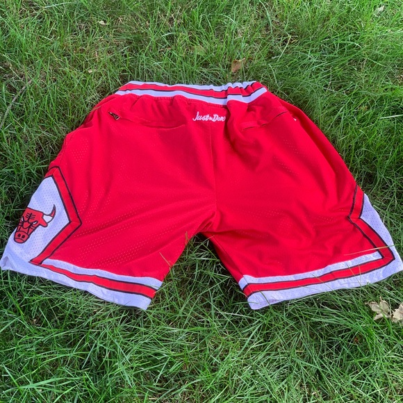 Hardwood Classic Chicago Bulls Short - Picture 4 of 4